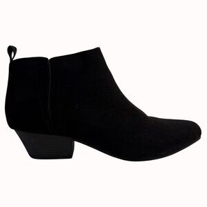 Old Navy Womens Black Ankle Booties Size 7 Faux Suede Side Zipper Boots Low Heel